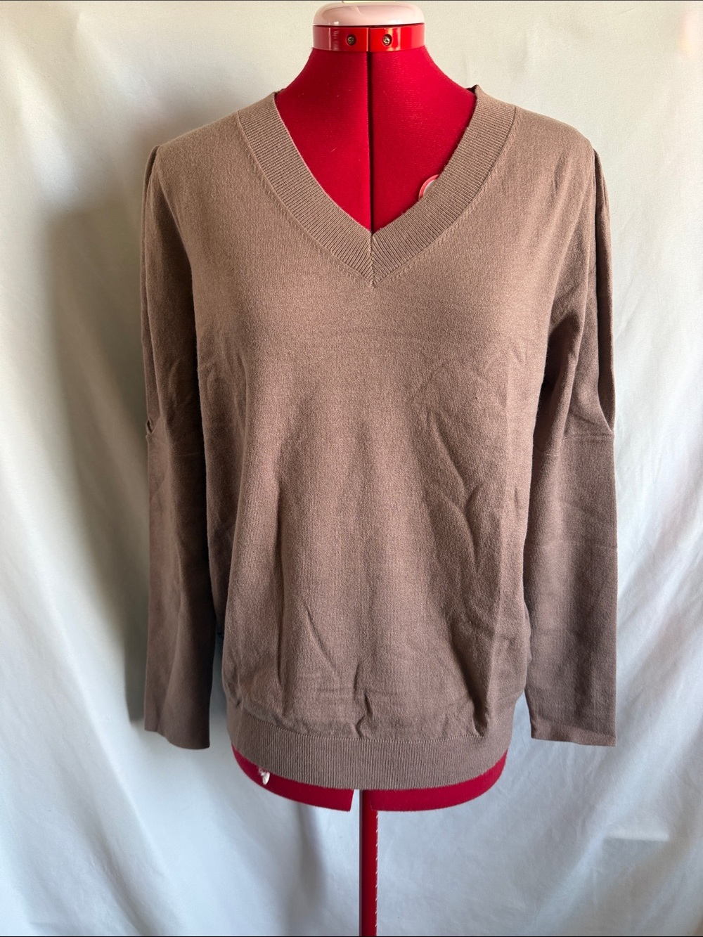 Women's V-Neck Lightweight Sweater in Taupe